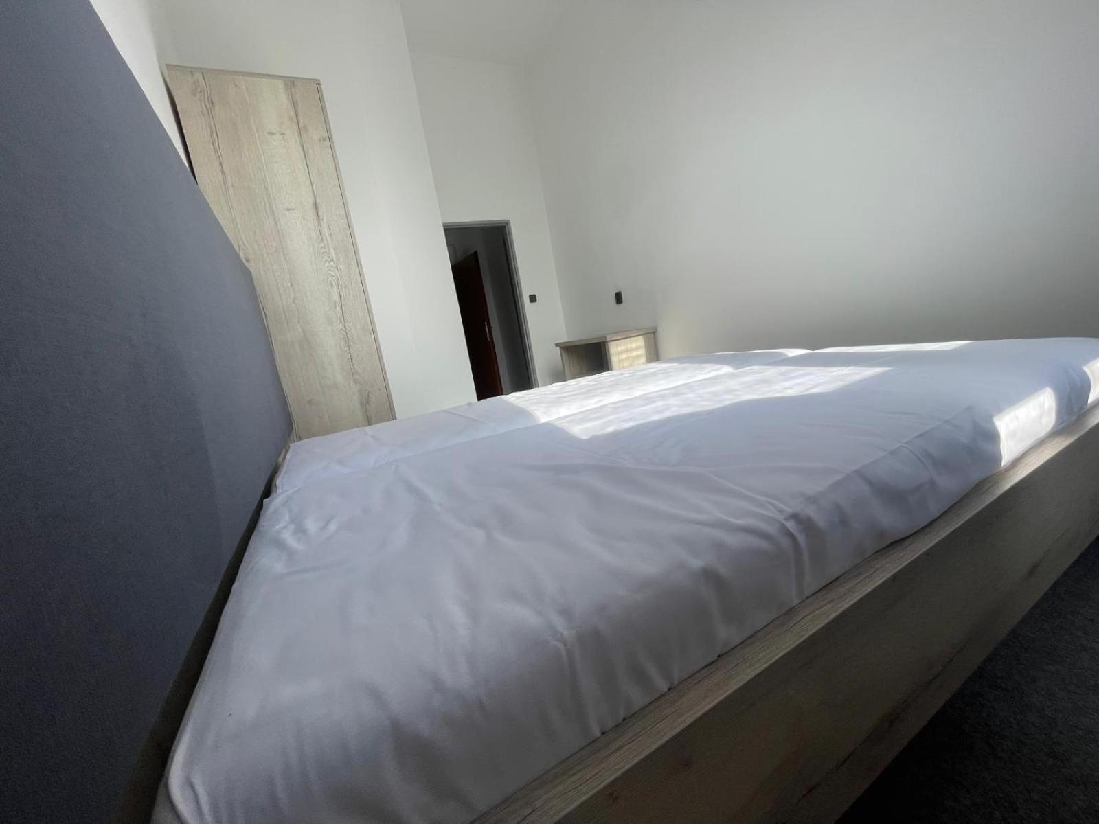 Hotel Stadion ฮราเดตสคราโลเว ภายนอก รูปภาพ